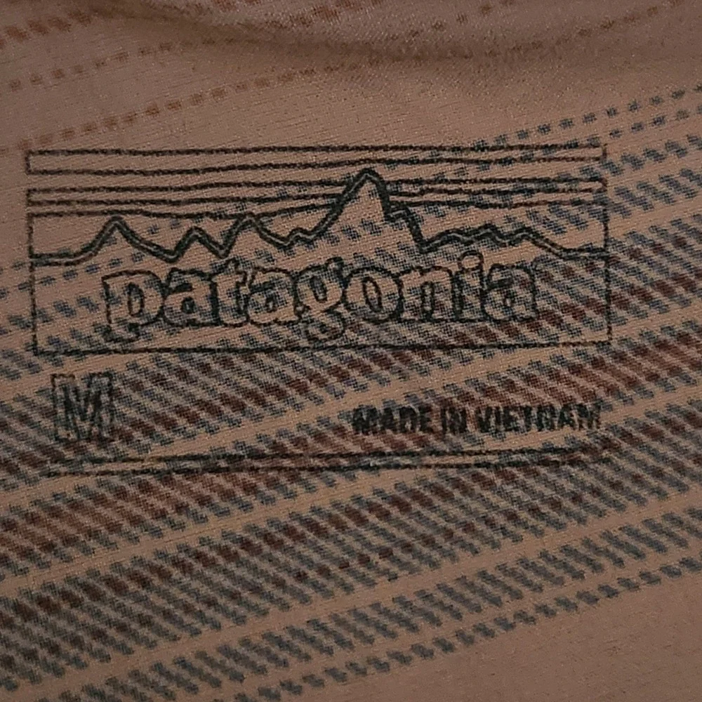 Patagonia Stretch Wavefarer Volley Shorts Mens Medium Melon Striped‎ Swim Trunks